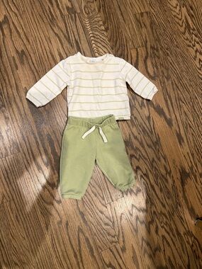 Carter's Light Green Sweat Set